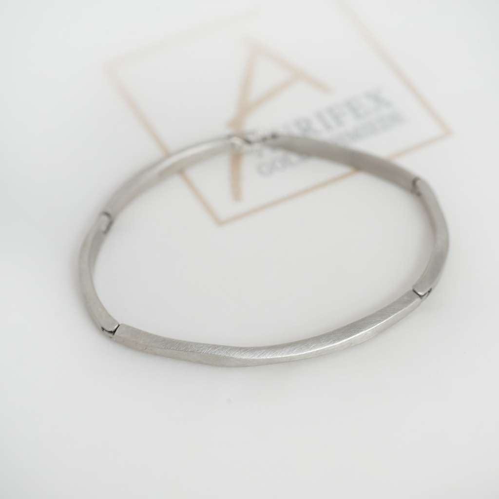 Aurifex Goldschmiede Koblenz Armreif aus der Kollektion PUR in Platin