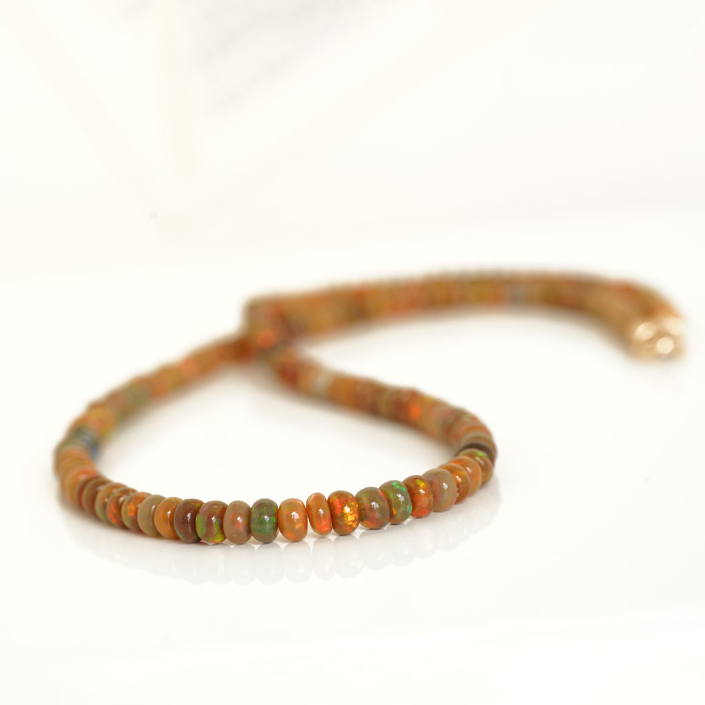 Aurifex Goldschmiede Koblenz Halskette aus der Kollektion Unikat in Rotgold mit Opal