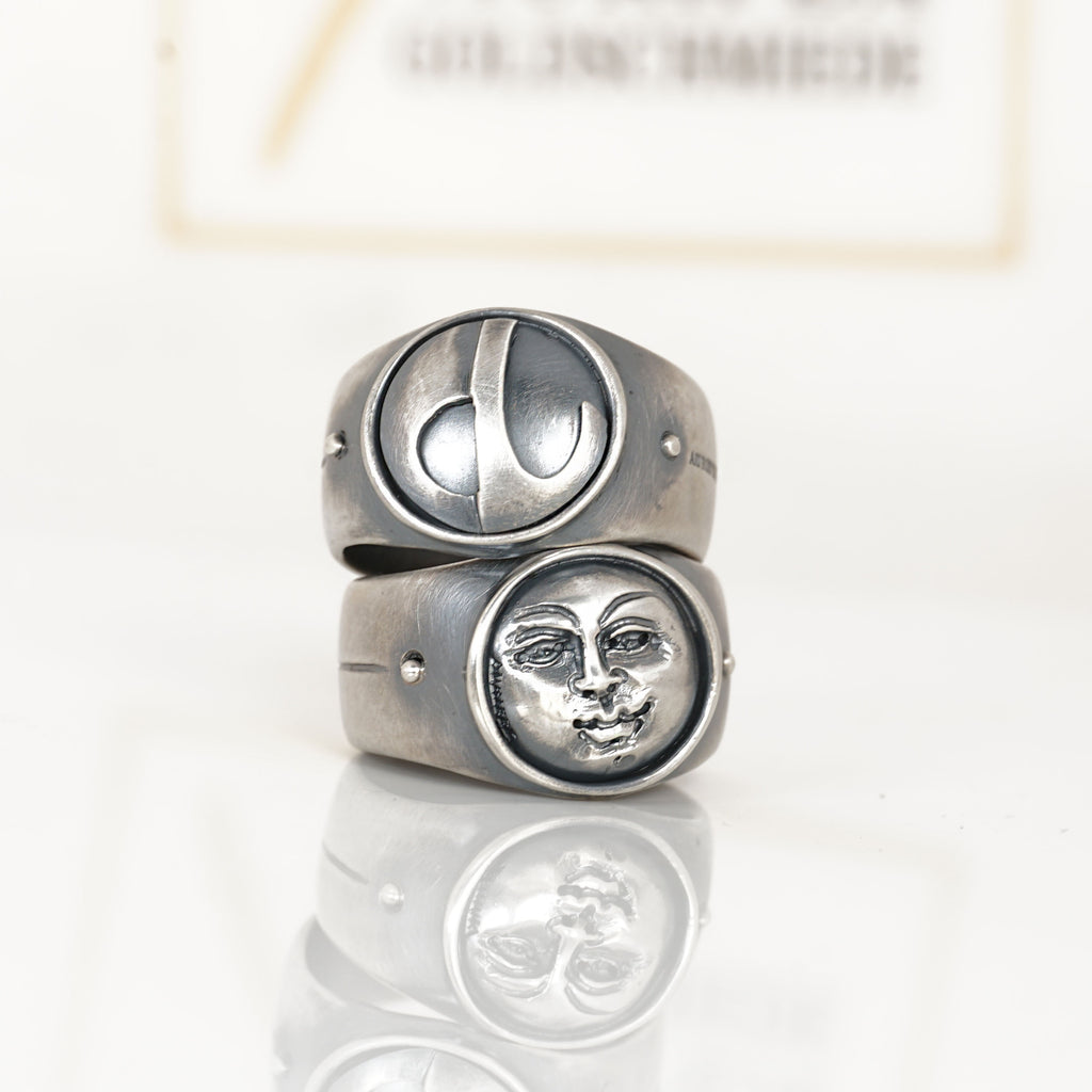 Aurifex Goldschmiede Koblenz Ring aus der Kollektion Männerschmuck in Silber mit Initial