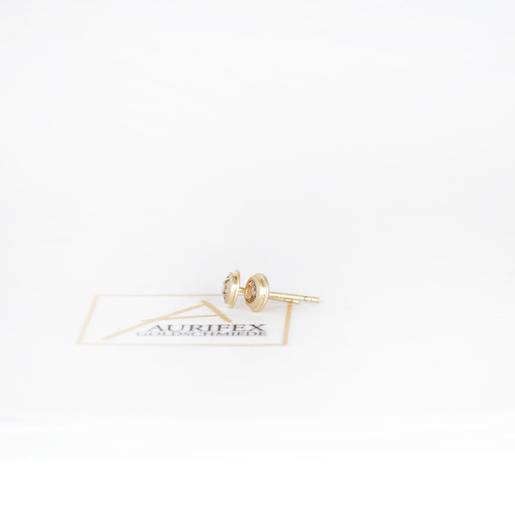 Aurifex Goldschmiede Koblenz Ohrringe aus der Kollektion Diamant in Gelbgold mit Diamant Rose