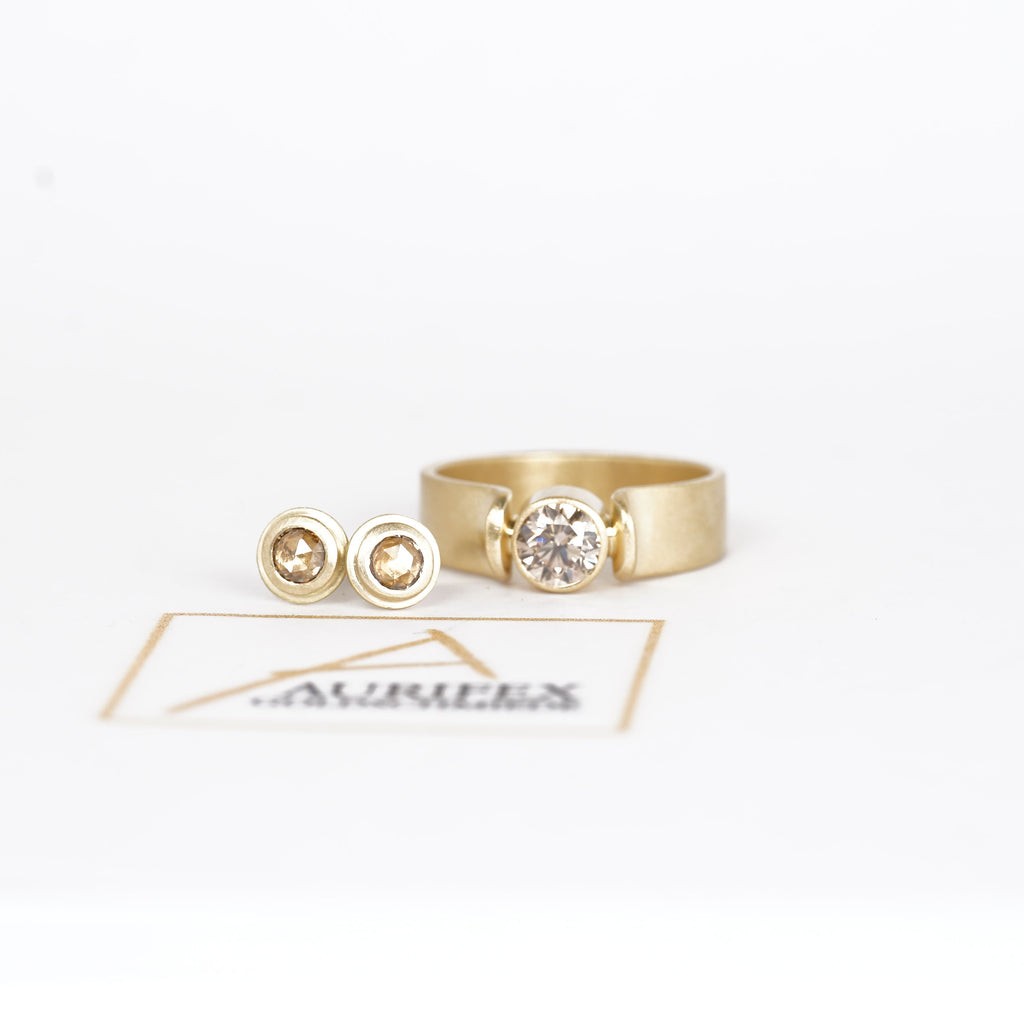 Aurifex Goldschmiede Koblenz Ohrringe aus der Kollektion Diamant in Gelbgold mit Diamant Rose