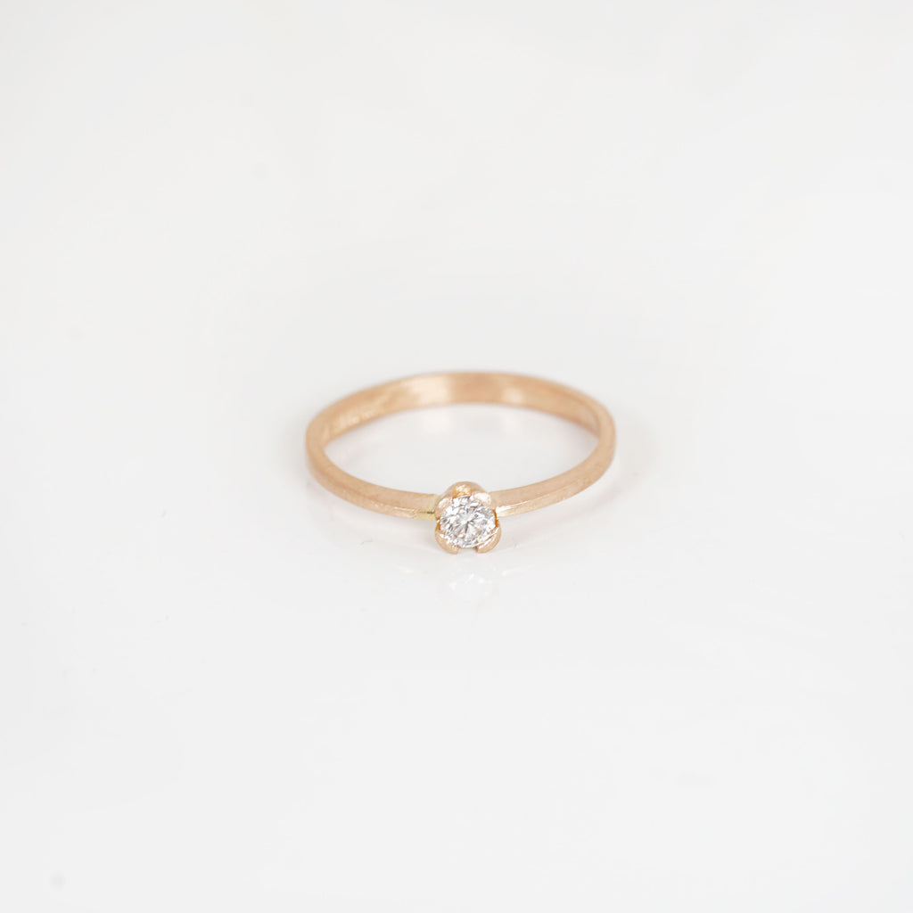 Aurifex Goldschmiede Koblenz Ring aus der Kollektion  Verlobung in Rotgold mit drei Brillant
