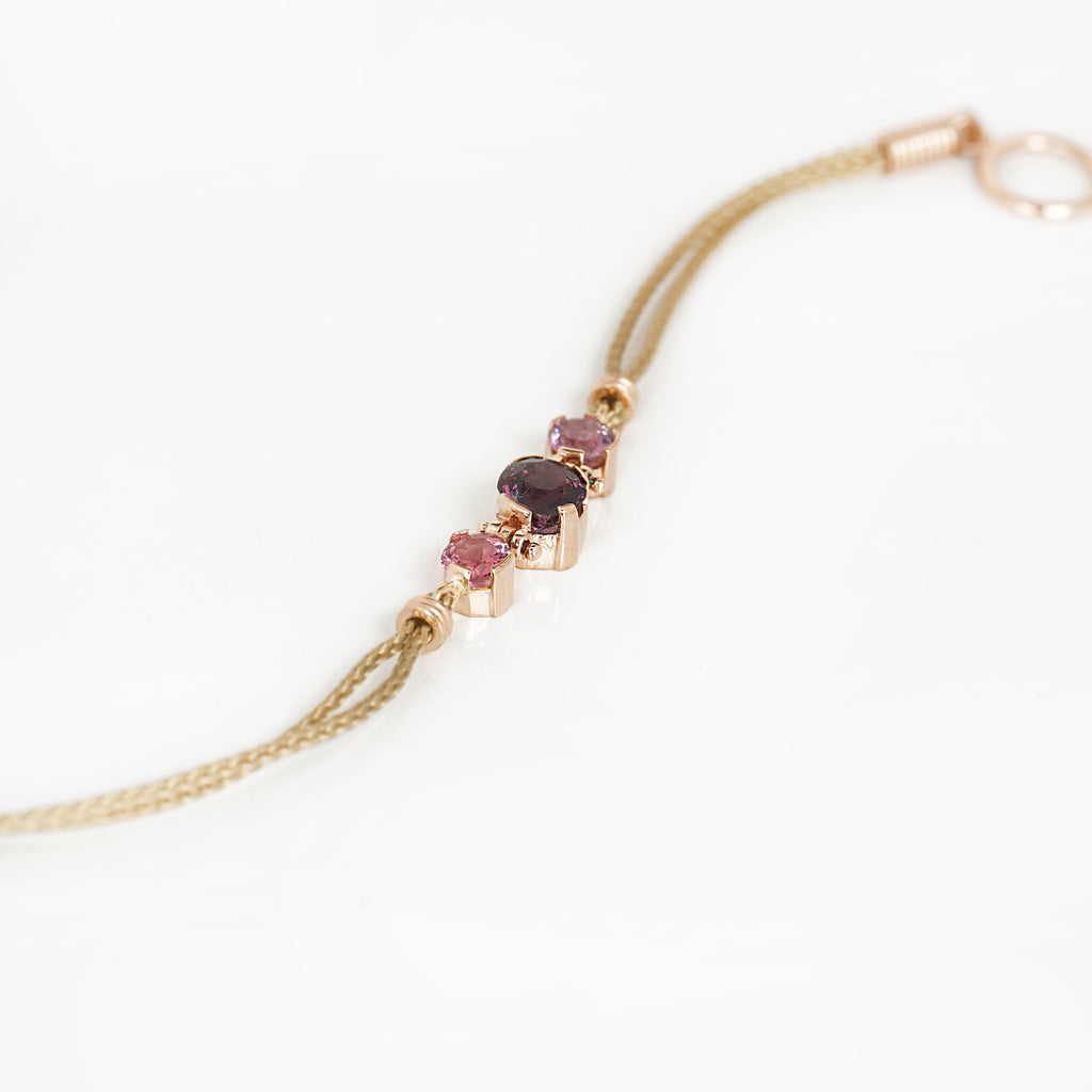 Aurifex Goldschmiede Koblenz Armband aus der Kollektion Facettenreich in Rotgold mit Spinell und Turmalin