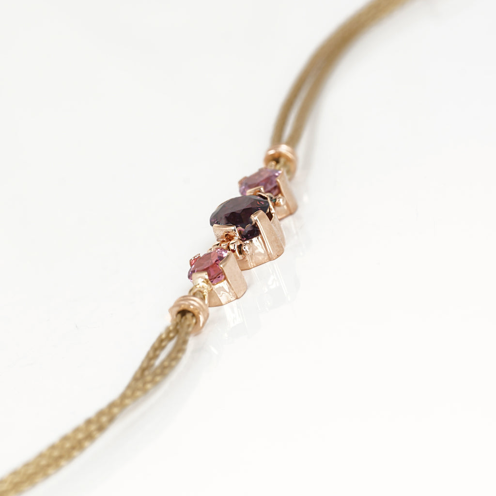 Aurifex Goldschmiede Koblenz Armband aus der Kollektion Facettenreich in Rotgold mit Spinell und Turmalin