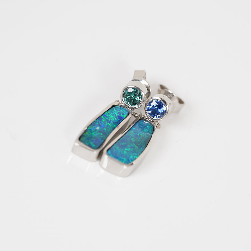 Aurifex Goldschmiede Koblenz Ohrschmuck aus der Kollektion Unikat mit Opal, Saphir und Platin