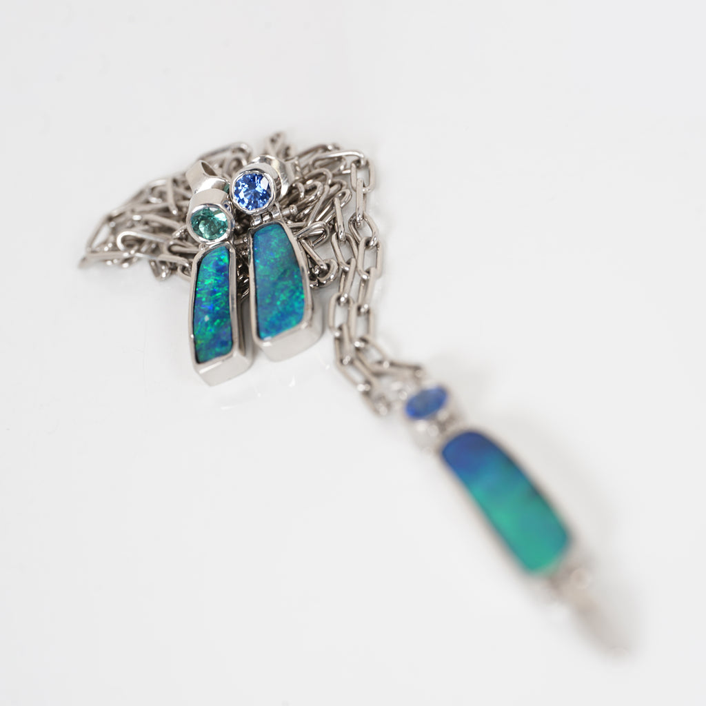Aurifex Goldschmiede Koblenz Ohrschmuck aus der Kollektion Unikat mit Opal, Saphir und Platin