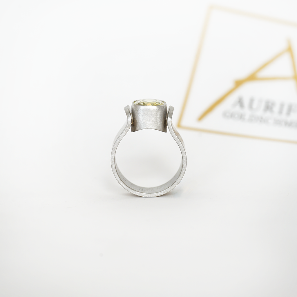 Aurifex Goldschmiede Koblenz Ring aus der Kollektion Unikat in Platin mit Chrysoberyll