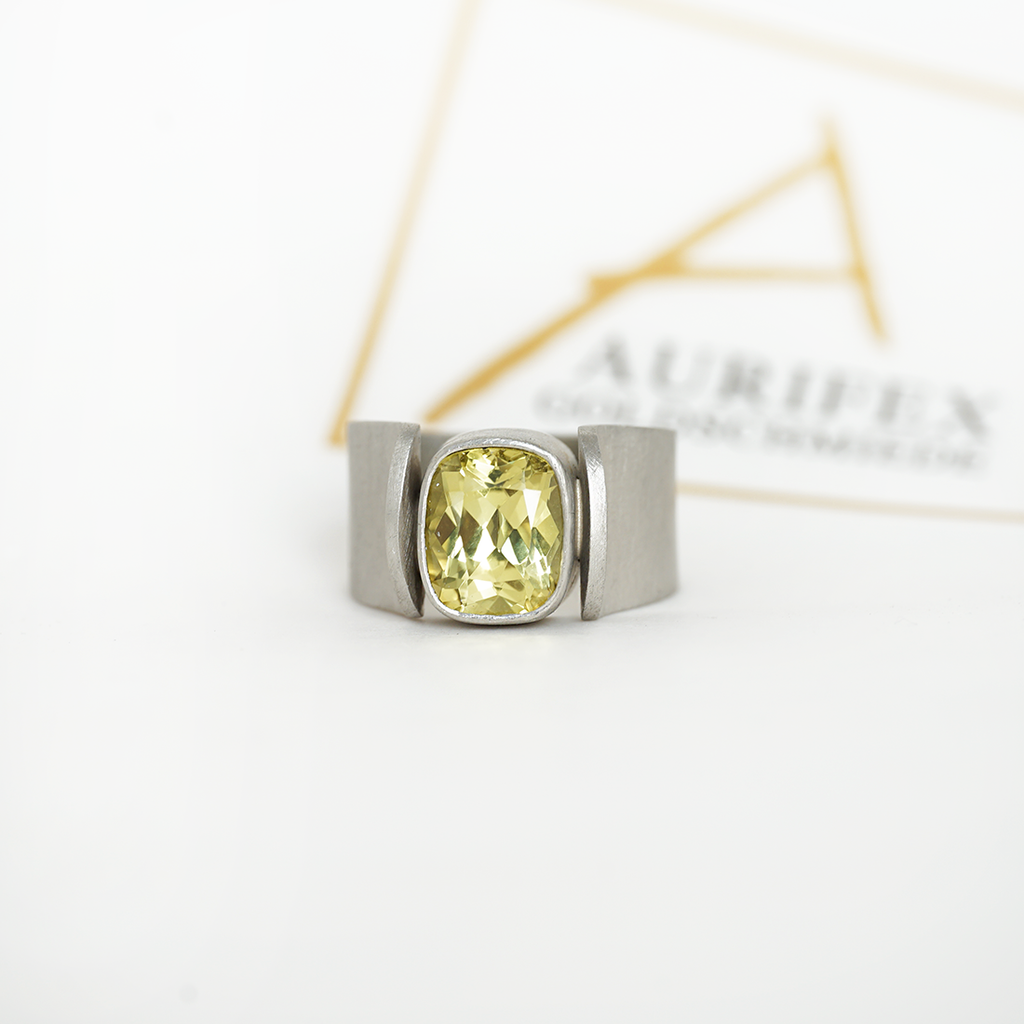 Aurifex Goldschmiede Koblenz Ring aus der Kollektion Unikat in Platin mit Chrysoberyll