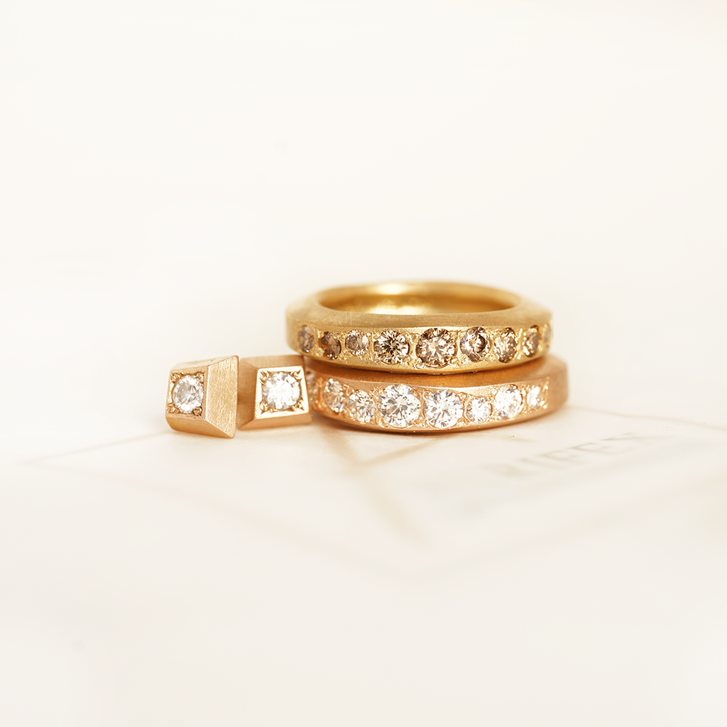 Aurifex Goldschmiede Koblenz Ringe aus der Kollektion PUR in Gelbgold mit Brillanten
