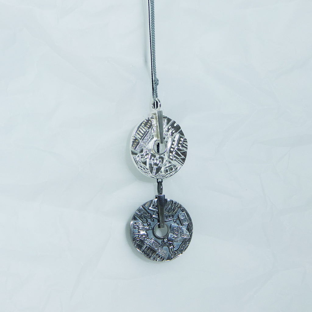 Aurifex Goldschmiede Koblenz Anhänger aus der Kollektion Koblenzer in Silber und Silber geschwärzt