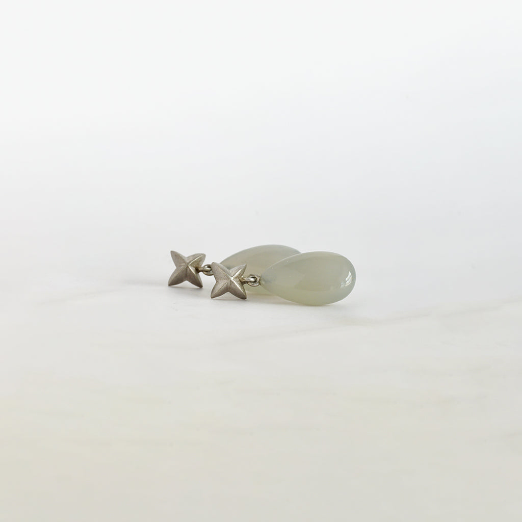 Aurifex Goldschmiede Ohrringe aus der Kollektion Feine Form in Platin mit Mondstein