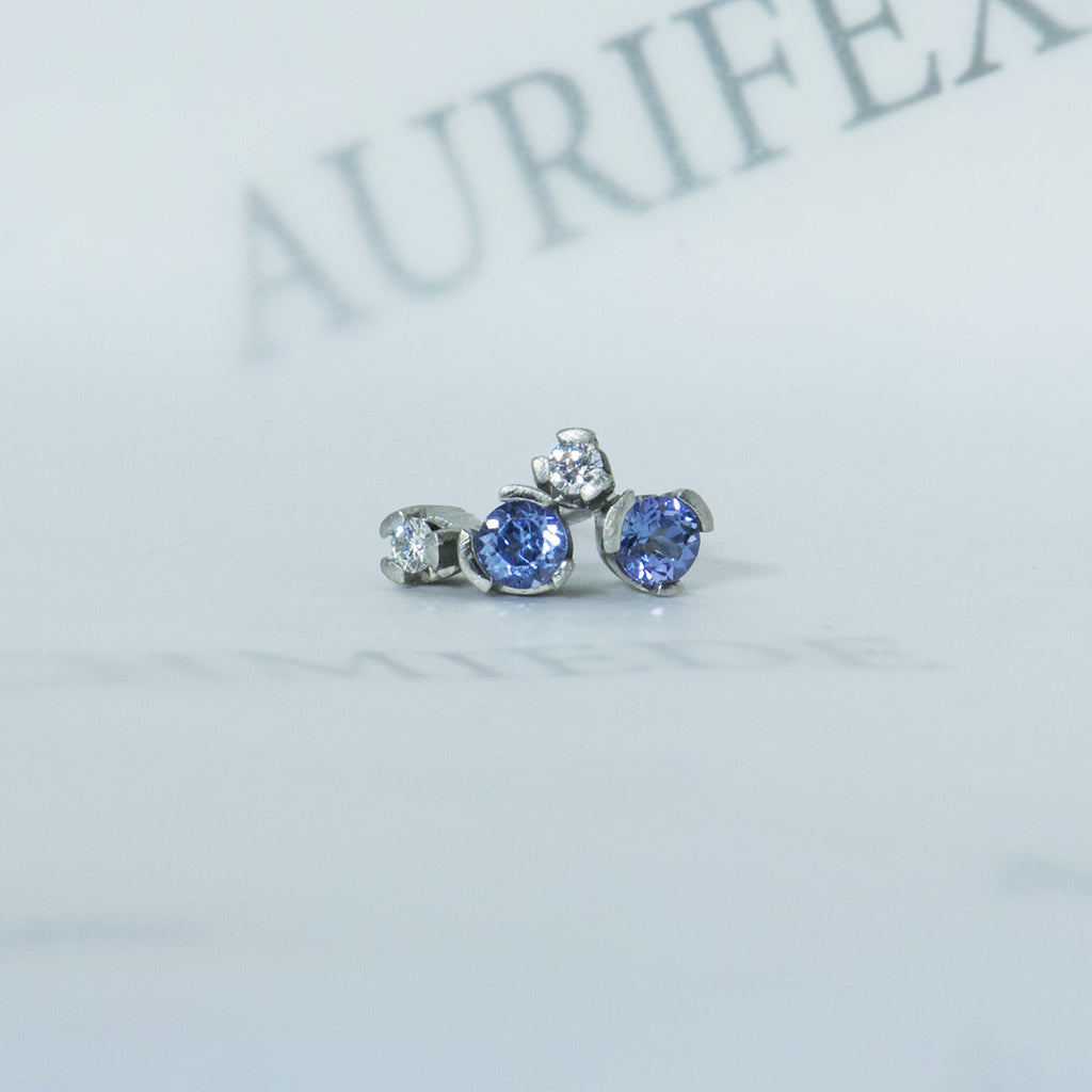 Aurifex Goldschmiede Koblenz Ohrstecker aus Platin mit Tansanit und Brillant