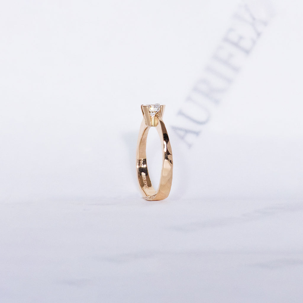 Aurifex Goldschmiede Koblenz Ring aus der Kollektion Facettenreich in Rotgold mit Brillant