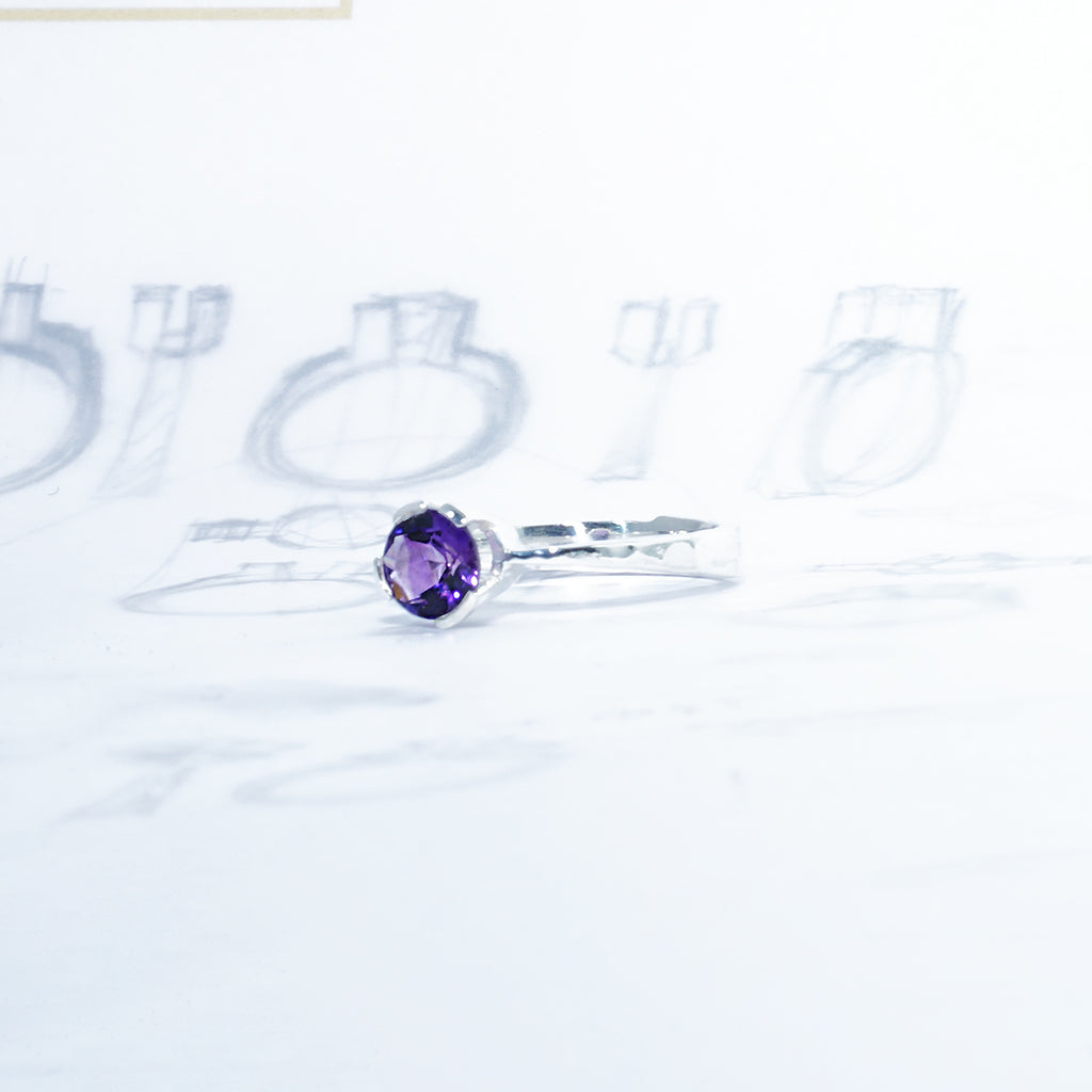 Aurifex Goldschmiede Koblenz Kollektion Ring aus der Kollektion Facettenreich in Silber mit Amethyst