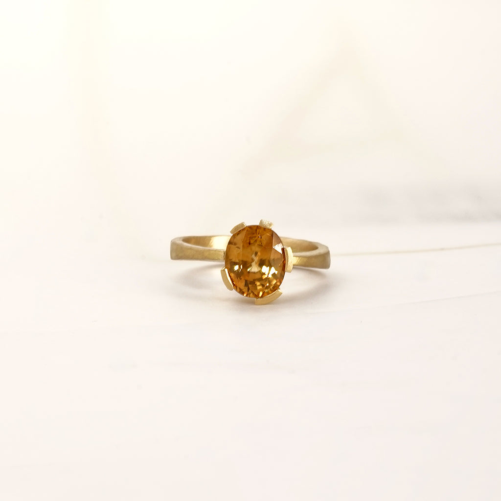 Aurifex Goldschmiede Koblenz Ring aus der Kollektion Facettenreich in Rotgold mit Zirkon