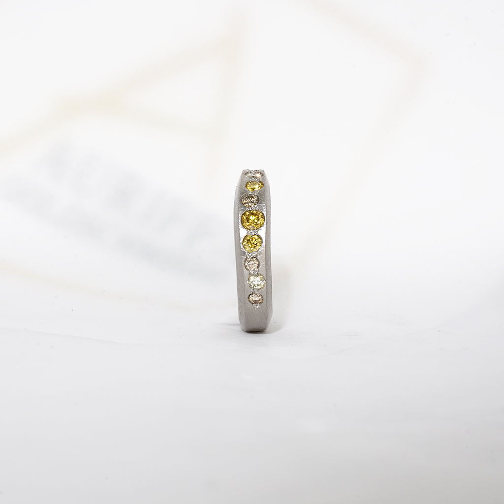 Aurifex Goldschmiede Ring aus der Kollektion PUR in Platin mit Brillanten