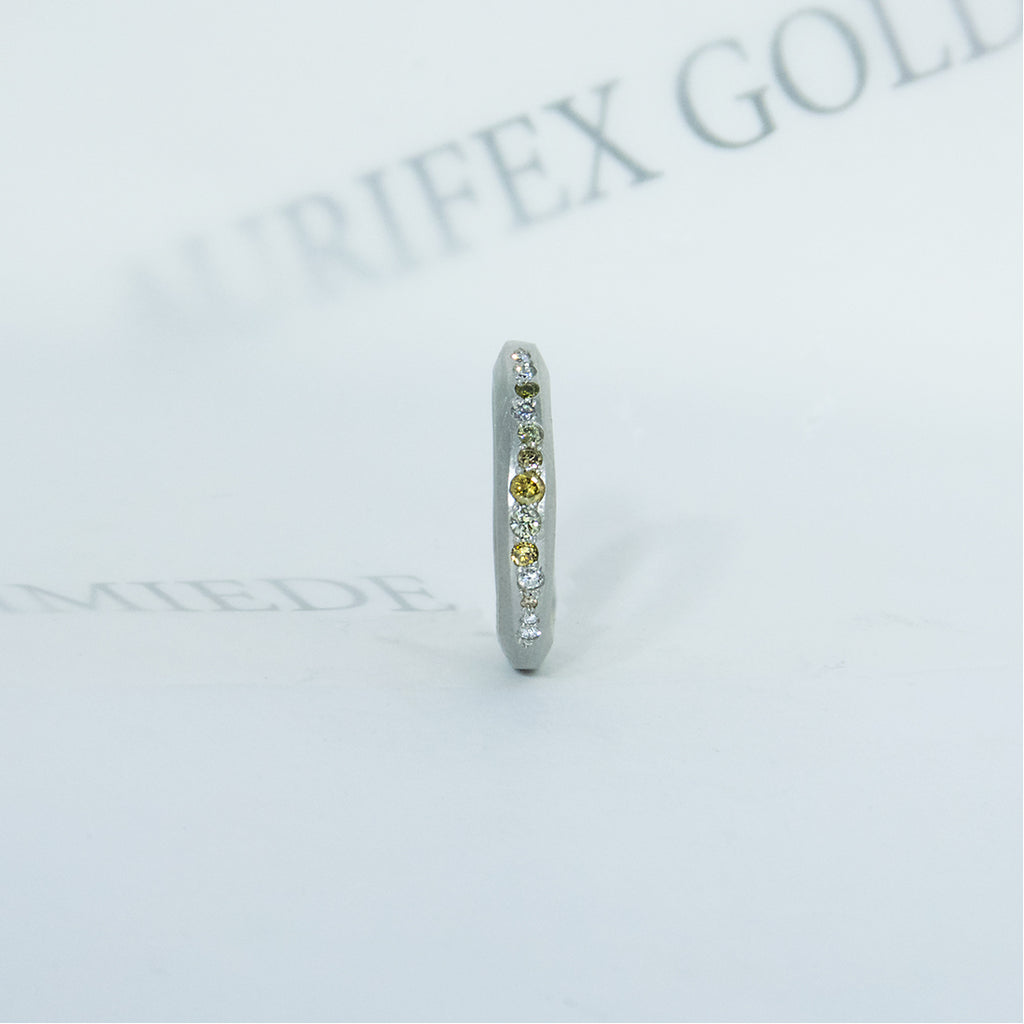 Aurifex Goldschmiede Koblenz Ring aus der Kollektion PUR in Platin mit Brillanten