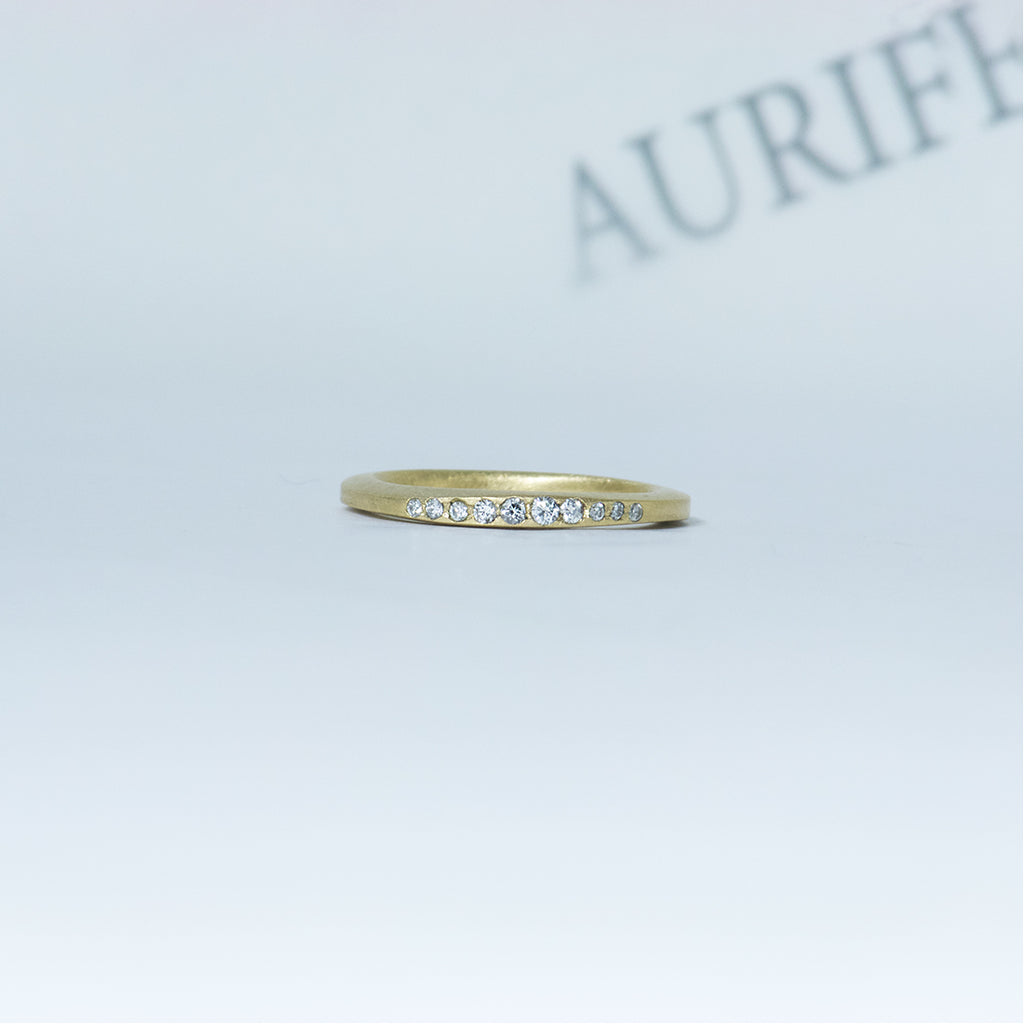 Aurifex Goldschmiede Koblenz Ring aus der Kollektion PUR in Gelbgold mit Brillanten