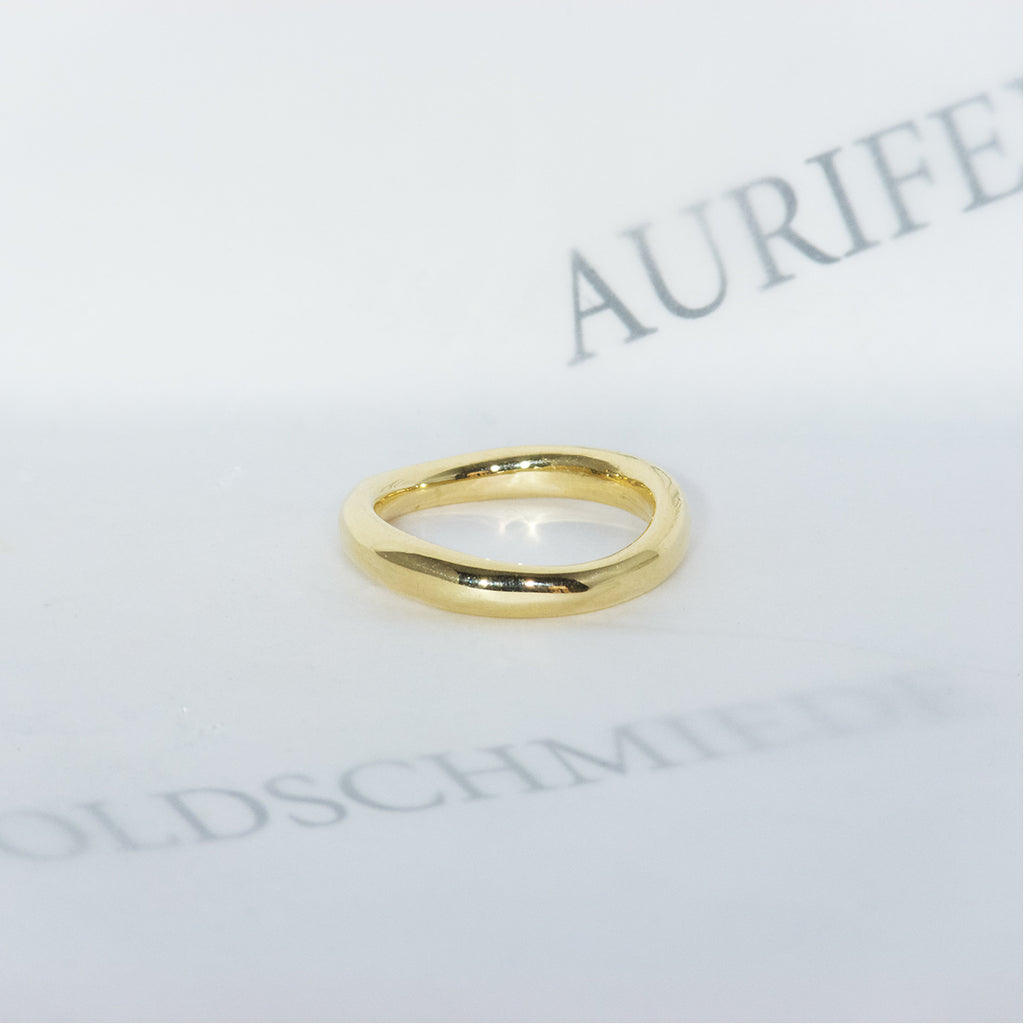 Aurifex Goldschmiede Koblenz Ring aus der Kollektion PUR in Gelbgold