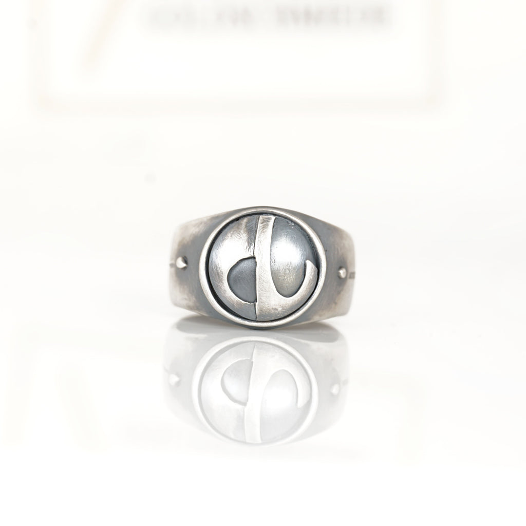 Aurifex Goldschmiede Koblenz Ring aus der Kollektion Männerschmuck in Silber mit Initial