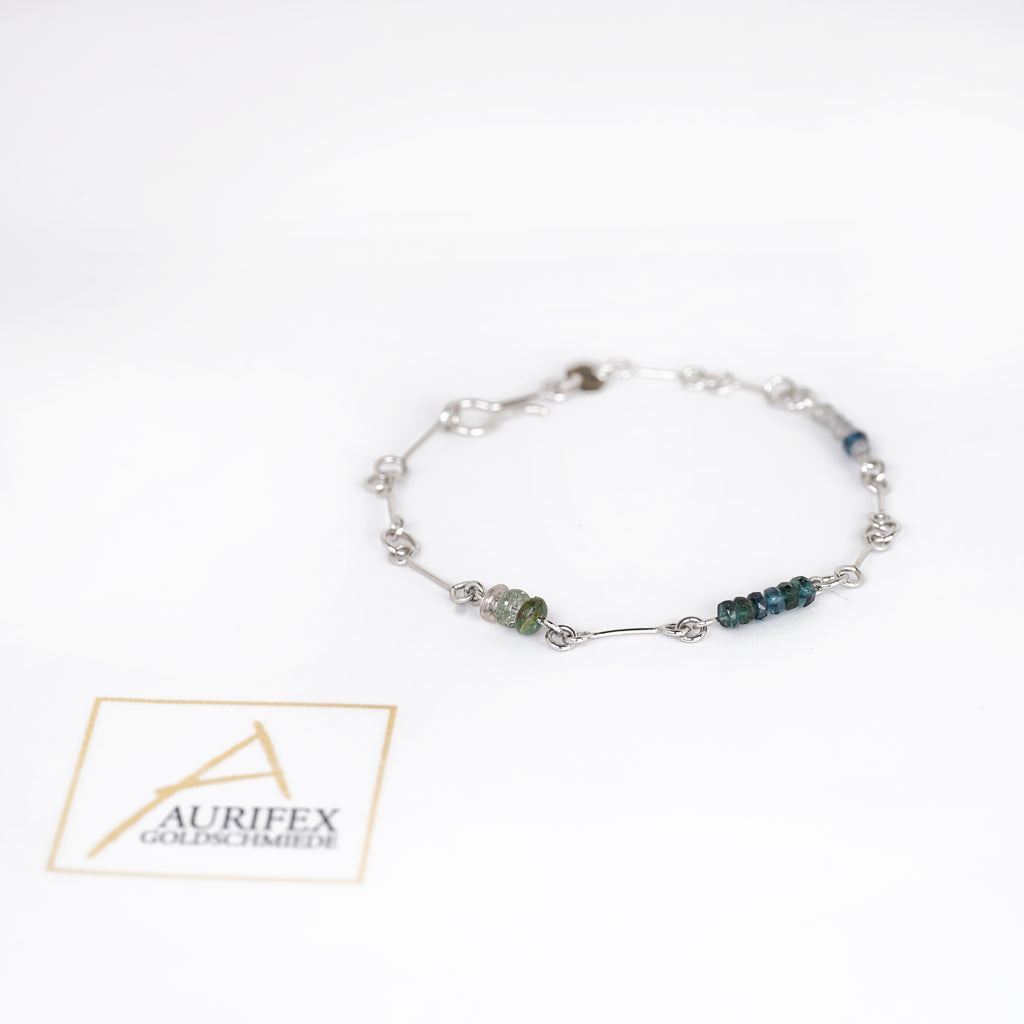 Aurifex Goldschmiede Koblenz Armband aus der Kollektion Unikat in Platin mit Turmalin und Labradorit