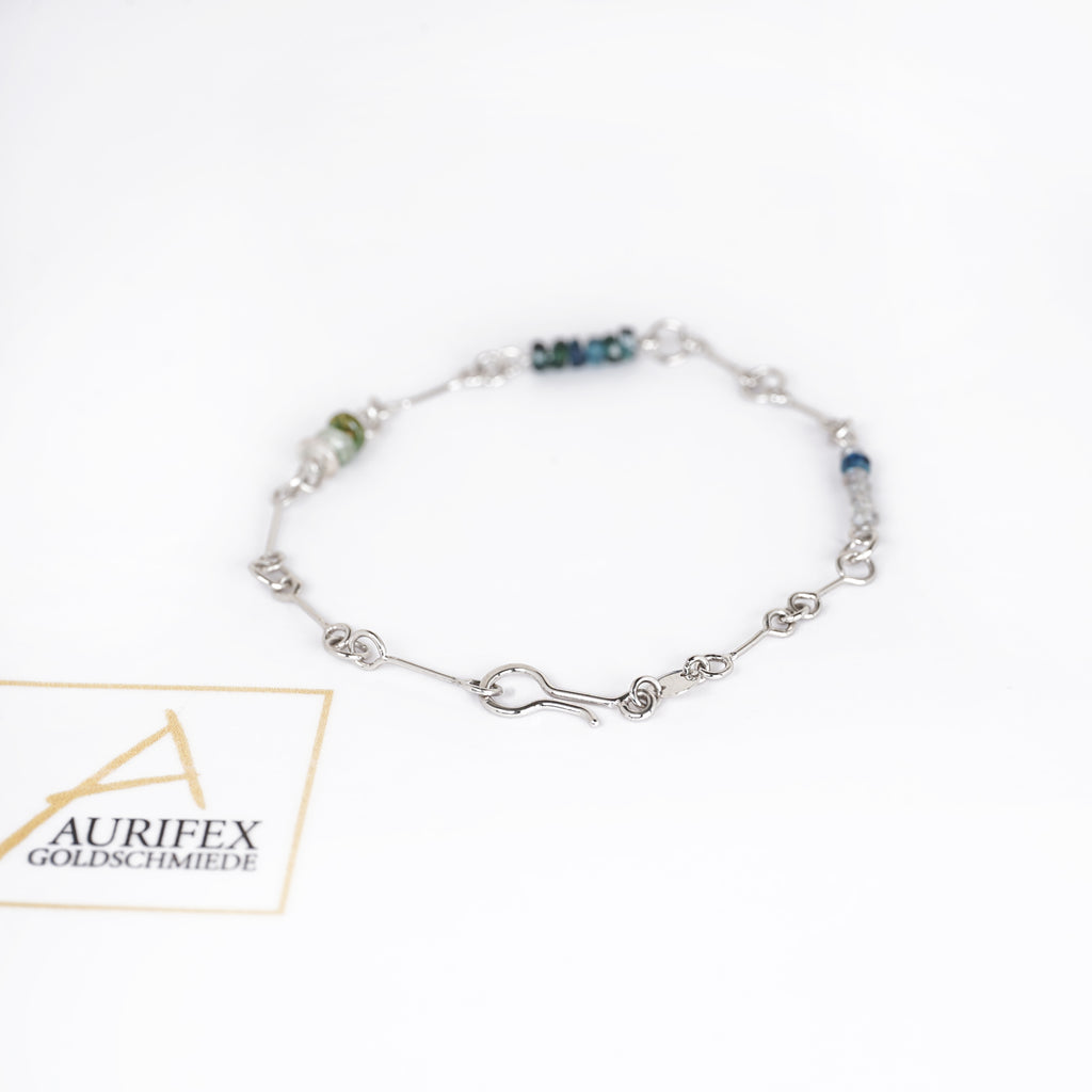Aurifex Goldschmiede Koblenz Armband aus der Kollektion Unikat in Platin mit Turmalin und Labradorit