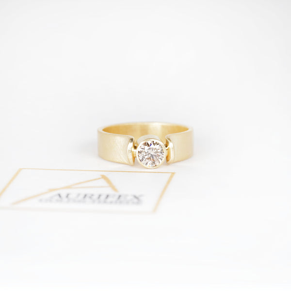 Aurifex Goldschmiede Koblenz Ring aus der Kollektion Diamant in Gelbgold mit Brillant