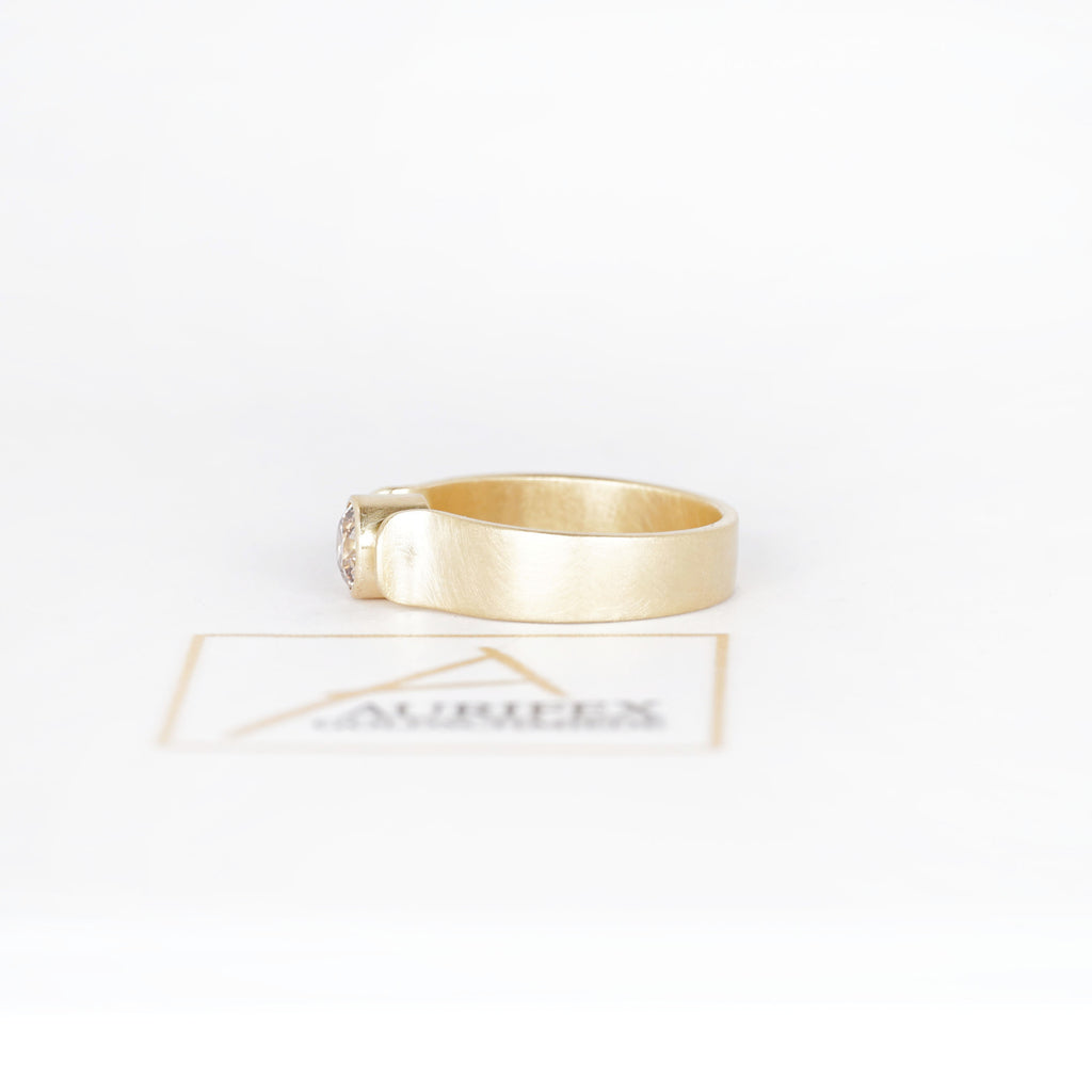 Aurifex Goldschmiede Koblenz Ring aus der Kollektion Diamant in Gelbgold mit Brillant