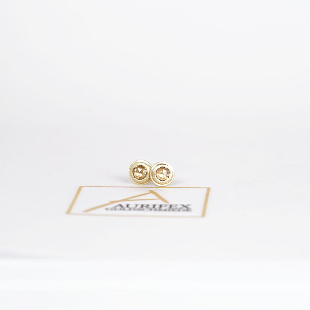Aurifex Goldschmiede Koblenz Ohrringe aus der Kollektion Diamant in Gelbgold mit Diamant Rose