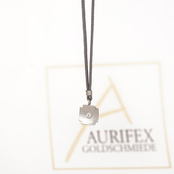 Aurifex Goldschmiede Koblenz Anhänger Kreuz aus der Kollektion Feine Form in Platin mit Brillant 