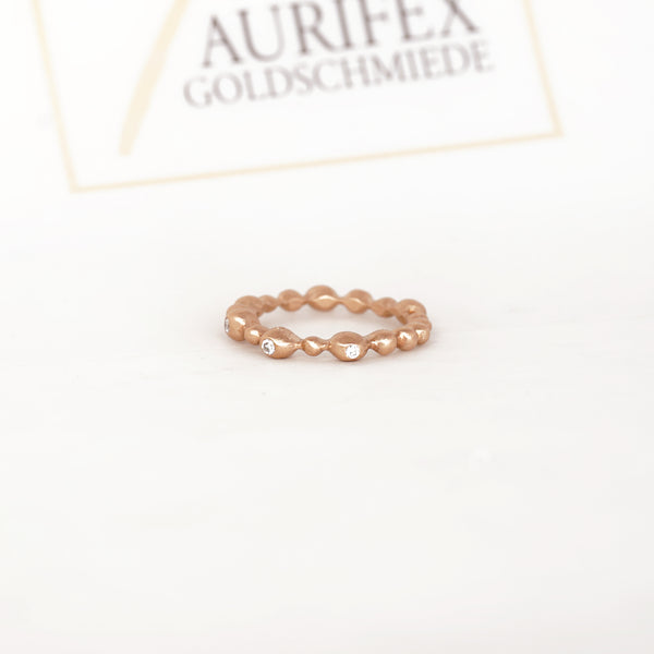 Aurifex Goldschmiede Koblenz Memoire Ring aus der Kollektion Feine Form in Rotgold mit Brillanten