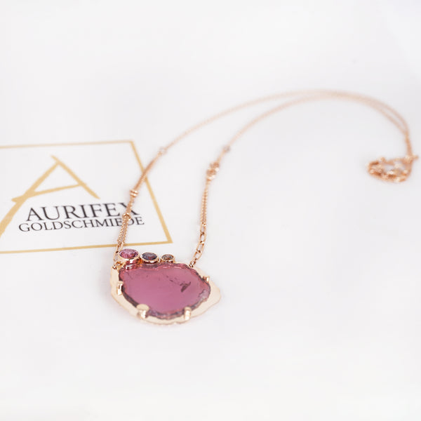 Aurifex Goldschmiede Koblenz Halsschmuck aus der Kollektion Unikat in Rotgold mit Turmalin, Spinell und Brillant 