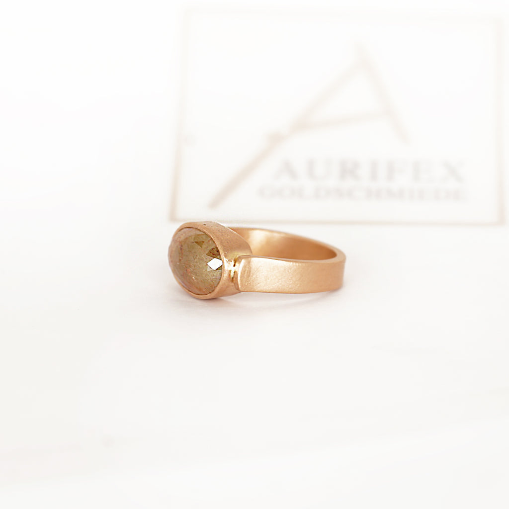 Aurifex Goldschmiede Koblenz Ring aus der Kollektion Unikat in Rotgold mit Diamant Rose