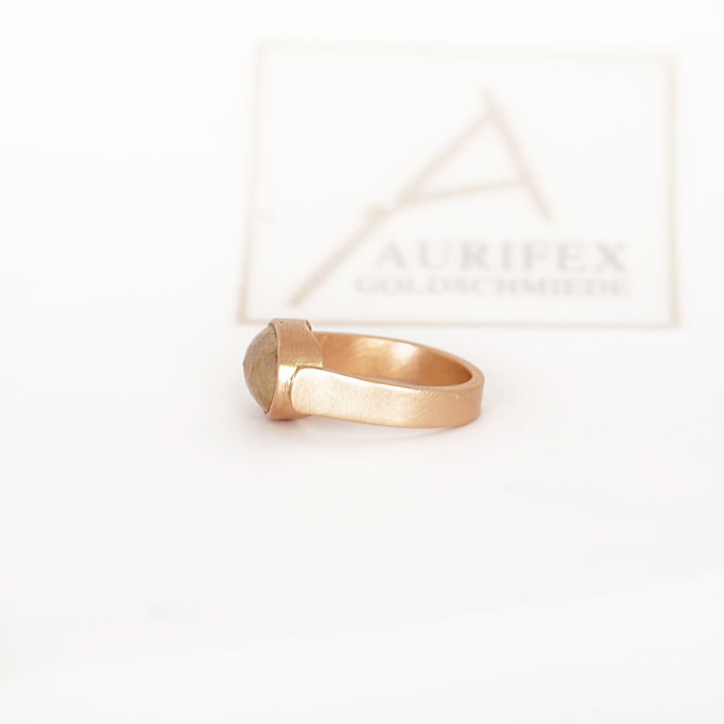 Aurifex Goldschmiede Koblenz Ring aus der Kollektion Unikat in Rotgold mit Diamant Rose