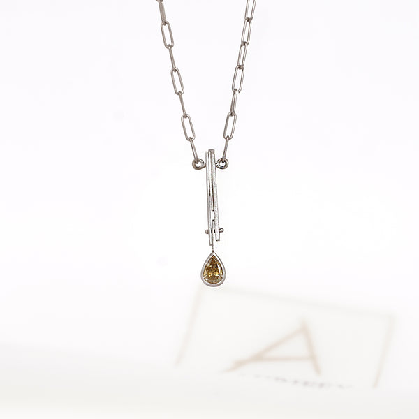 Aurifex Goldschmiede Koblenz Halsschmuck aus der Kollektion Diamant in Platin mit grünem Diamanttropfen