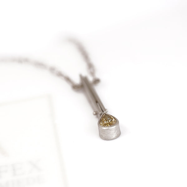 Aurifex Goldschmiede Koblenz Halsschmuck aus der Kollektion Diamant in Platin mit grünem Diamanttropfen