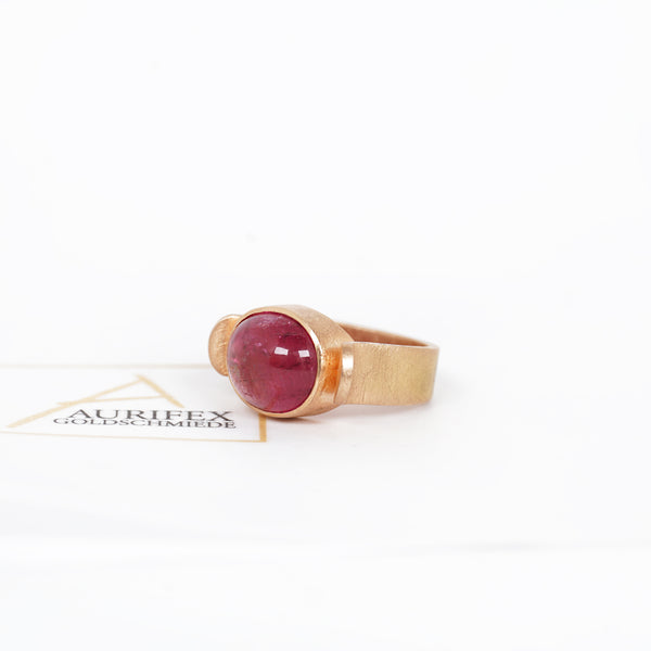 Aurifex Goldschmiede Koblenz Ring aus der Kollektion Unikat in Rotgold mit Turmalin