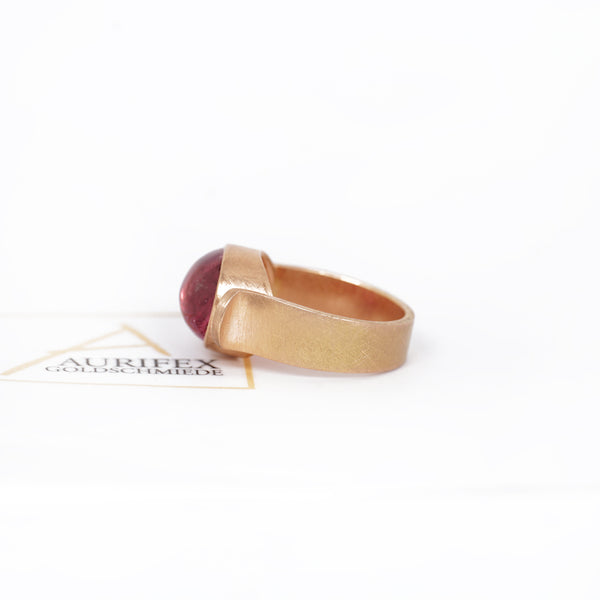 Aurifex Goldschmiede Koblenz Ring aus der Kollektion Unikat in Rotgold mit Turmalin