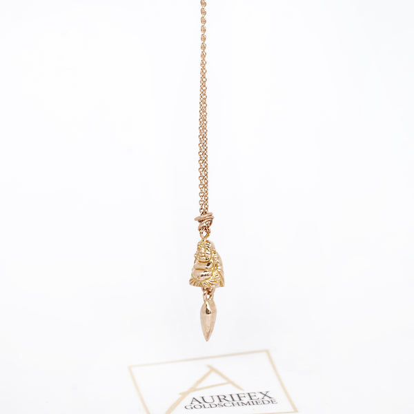 Aurifex Goldschmiede Koblenz Halsschmuck aus der Kollektion Symbolique in Rotgold mit Buddha