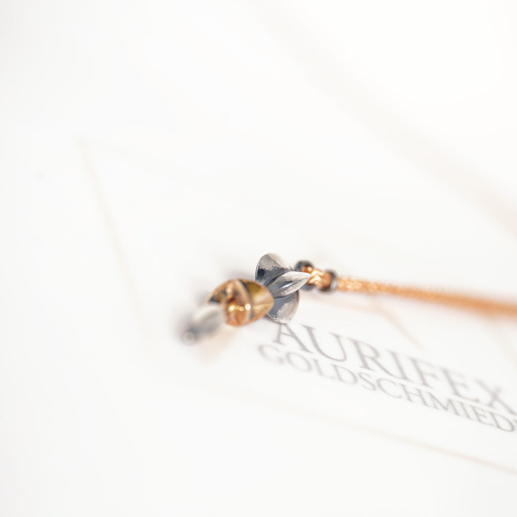 Aurifex Goldschmiede Koblenz Bicolor Halsschmuck aus der Kollektion Feine Form in Silber mit Rotgold