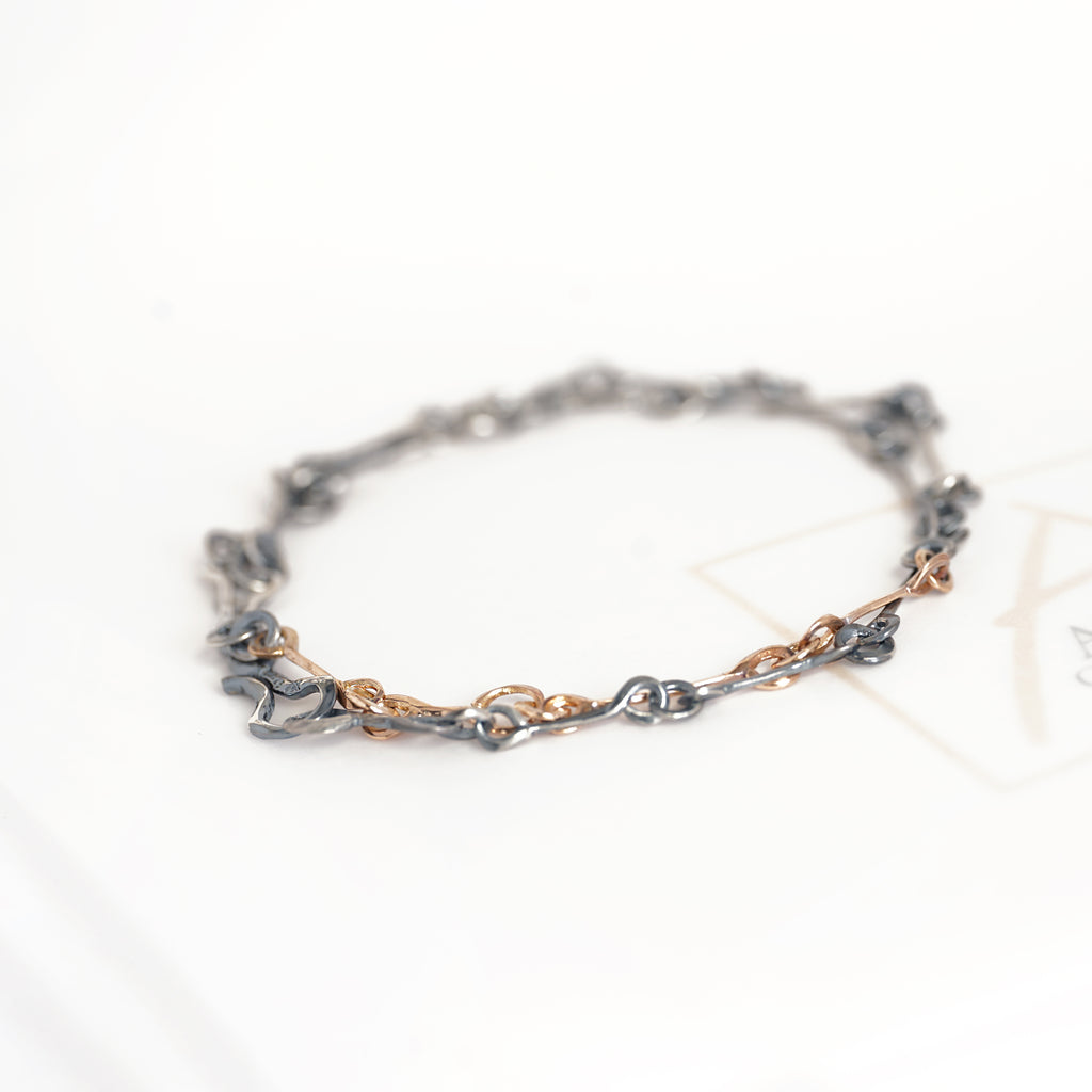 Aurifex Goldschmiede Koblenz Bicolor Halsschmuck aus der Kollektion PUR in Silber mit Gelbgold
