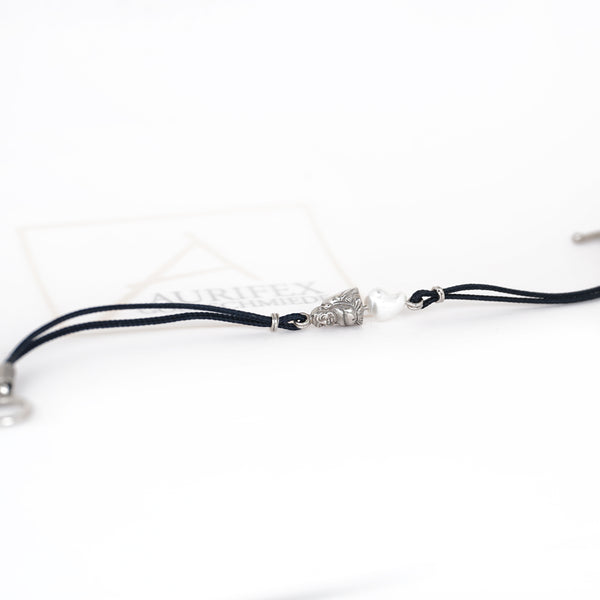 Aurifex Goldschmiede Koblenz Armband us der Kollektion Symbolique in Platin mit Keshi Perle