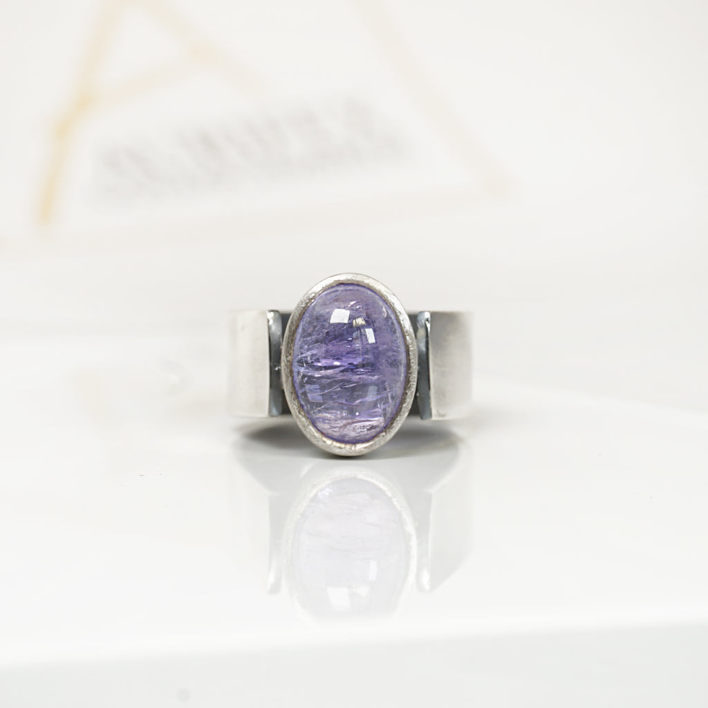 Aurifex Goldschmiede Koblenz Ring aus der Kollektion Unikat in Silber mit Platin und Tansanit