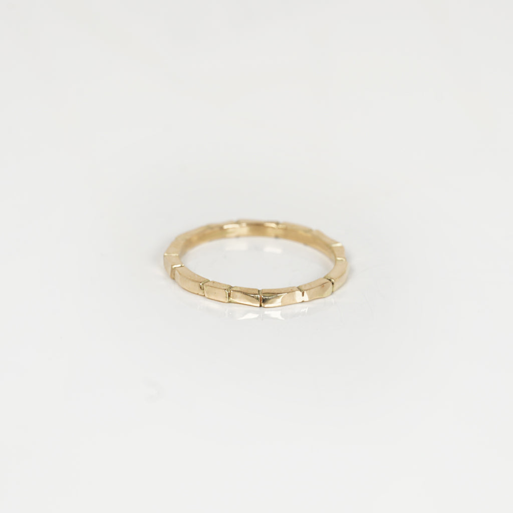 Aurifex Goldschmiede Koblenz Ring aus der Kollektion Flächen in Gelbgold