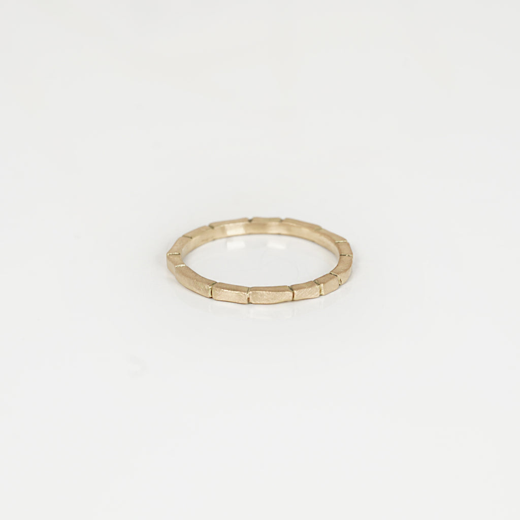 Aurifex Goldschmiede Koblenz Ring aus der Kollektion Flächen in Gelbgold