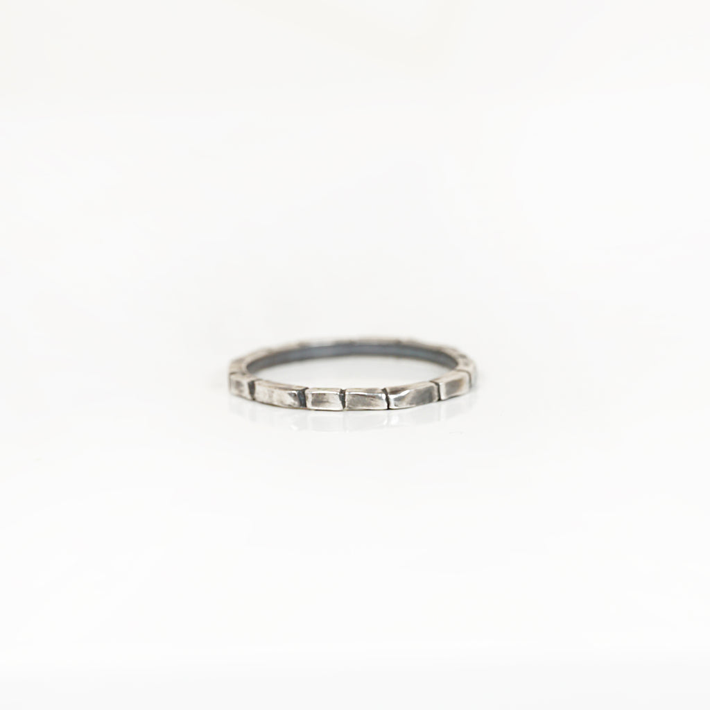 Aurifex Goldschmiede Koblenz Ring aus der Kollektion Flächen in Silber geschwärzt