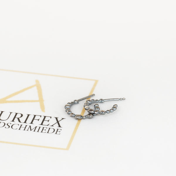 Aurifex Goldschmiede Koblenz Kreolen aus der Kollektion Feine Form in Silber mit Kugeln