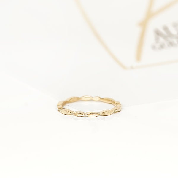 Aurifex Goldschmiede Koblenz Ring aus der Kollektion Feine Form in Gelbgold