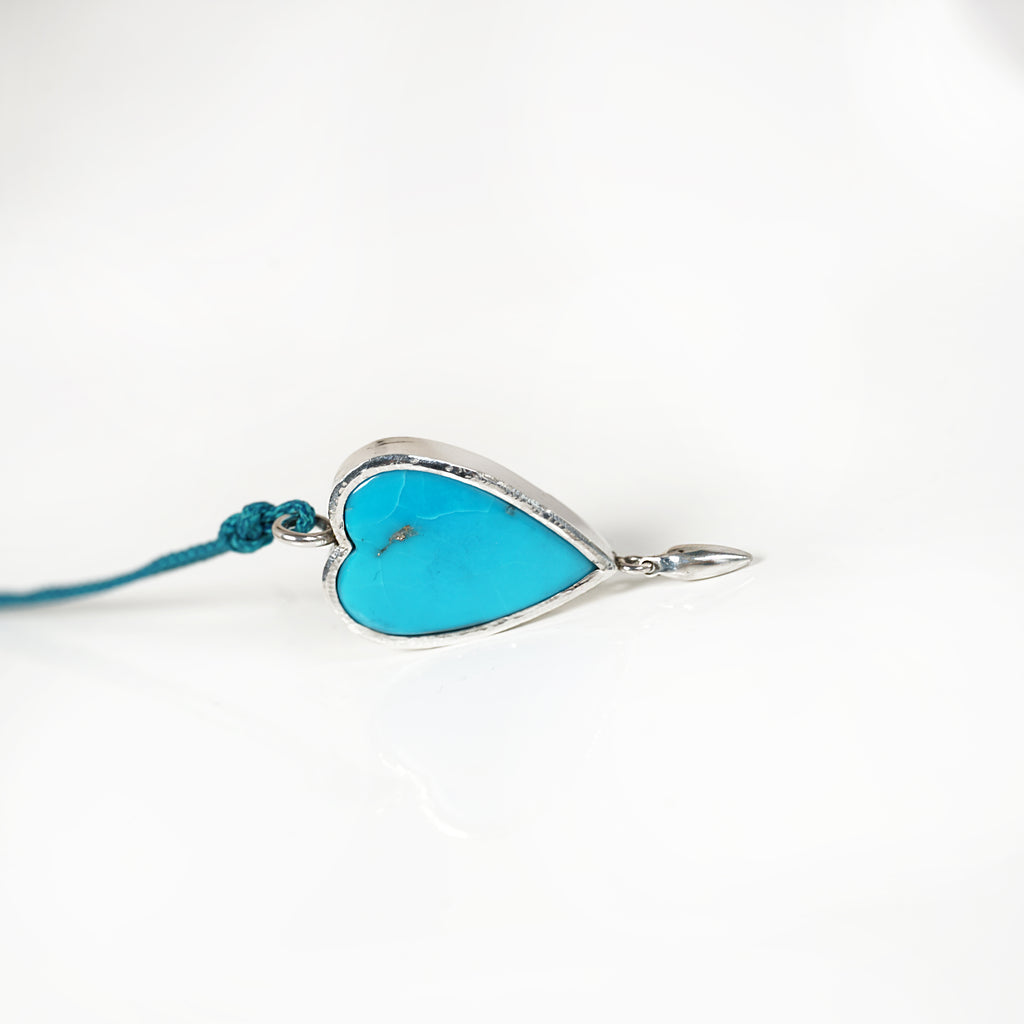 Aurifex Goldschmiede Koblenz Anhänger aus der Kollektion Herzen in Silber mit Chrysocoll