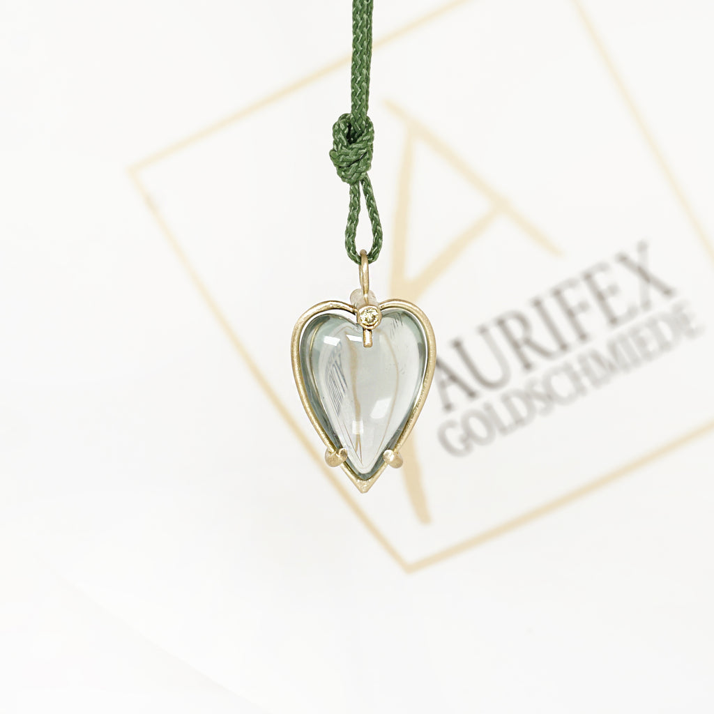 Aurifex Goldschmiede Koblenz Anhänger aus der Kollektion Herzen in Silber mit Chrysocoll